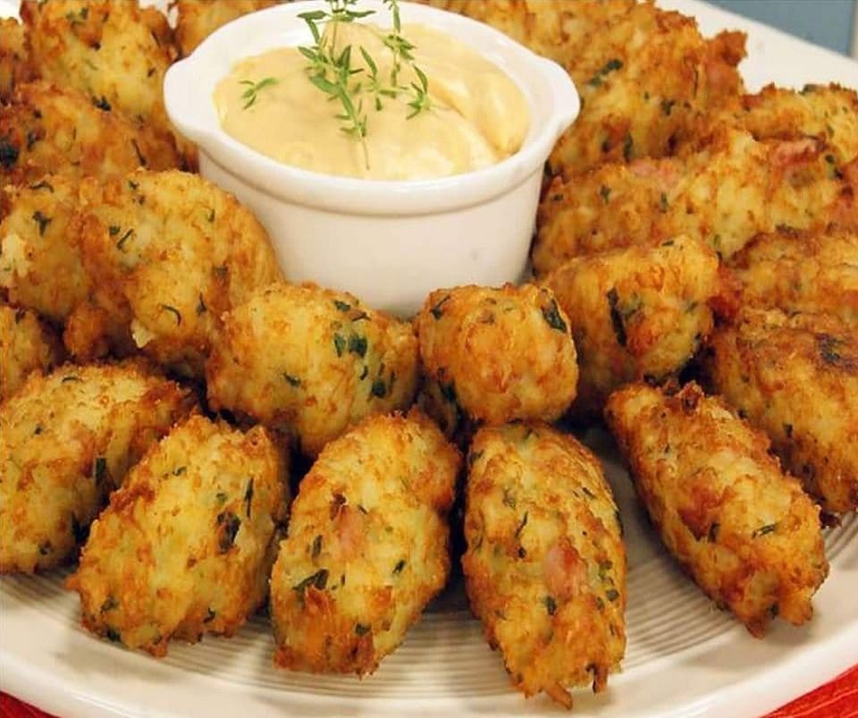 Bolinhos de Arroz com Molho Rosê