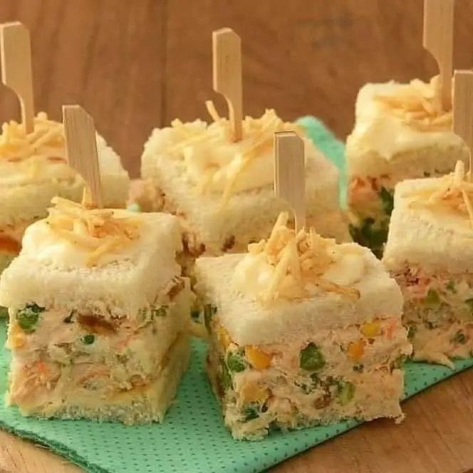 sanduíche de salpicão no palito