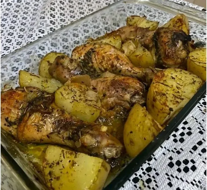 Coxa de Frango Assada com Batatas Deliciosas