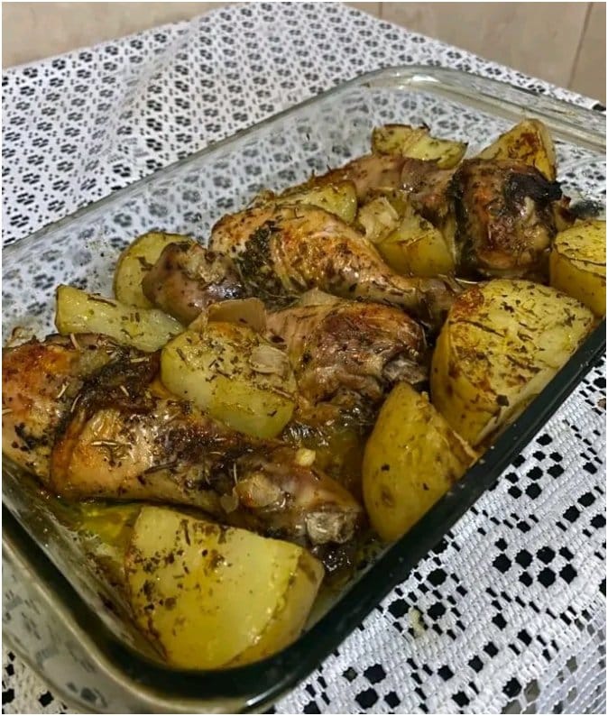 Coxa de Frango Assada com Batatas Deliciosas